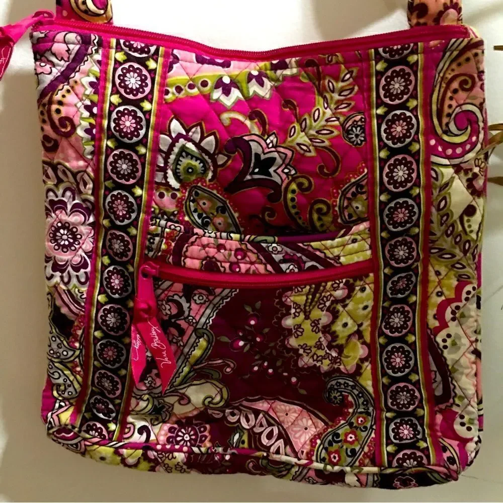 VERA BRADLY ADJUSTABLE CROSSBODY BAG! Pink tones
